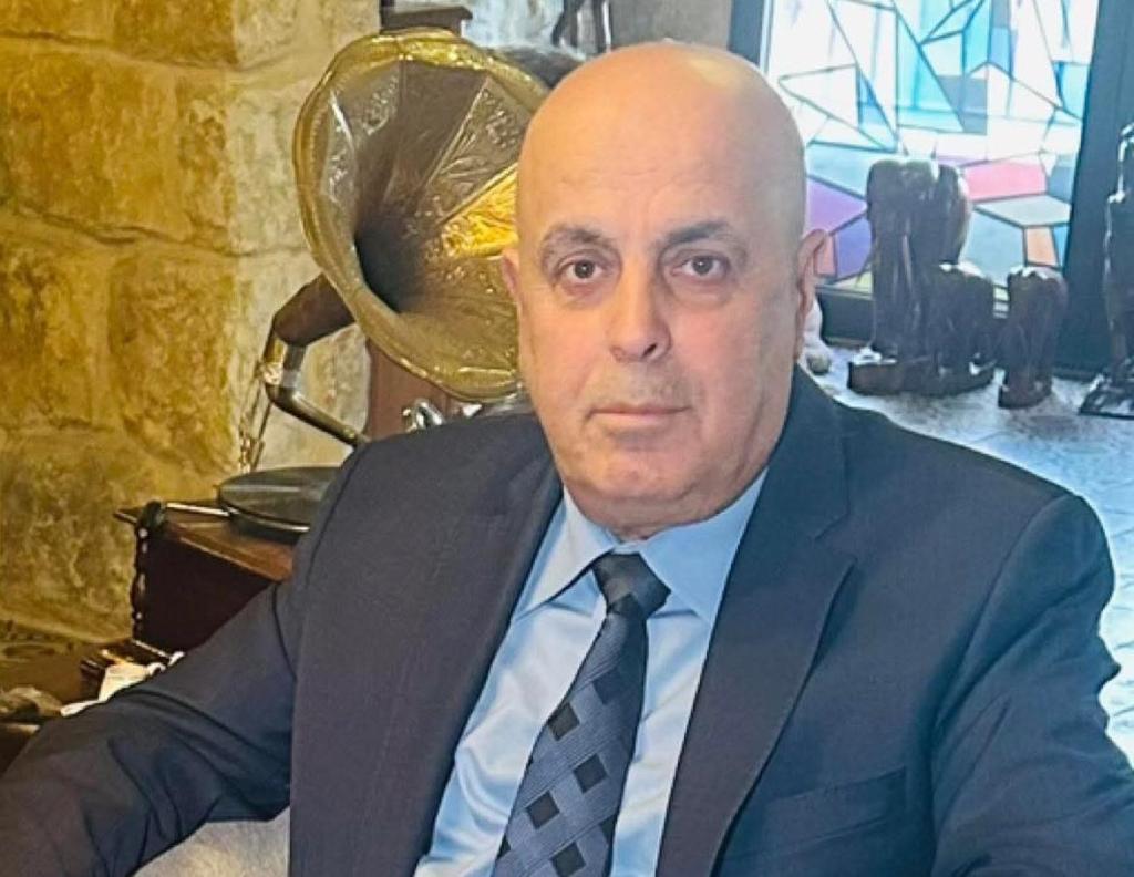 “أكرم نقولا” قساطلي يترجل تاركًا إرثًا من النجاح والصمت النبيل