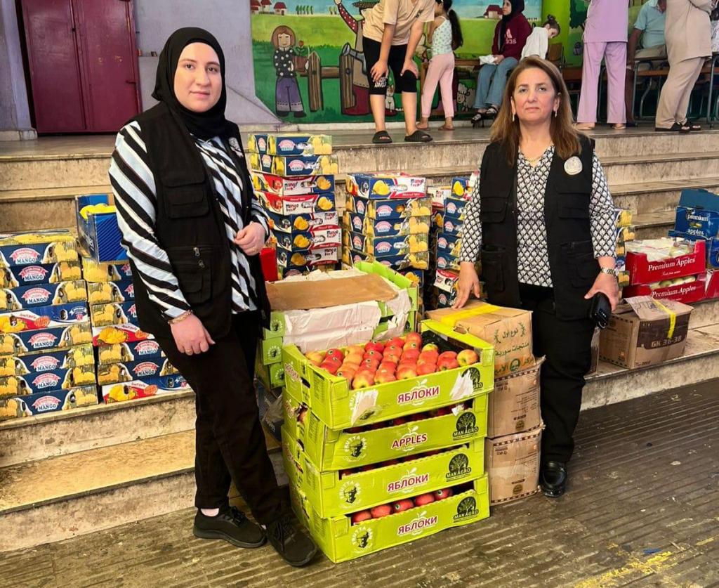 بمبادرة إنسانية من الجمارك… توزيع فواكه على السجينات والنازحين