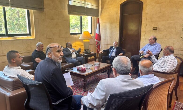 الحشيمي يتابع مشاريع تعلبايا والبقاع الأوسط