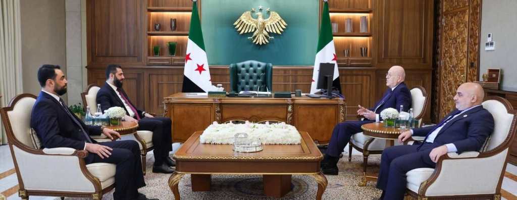 الرئيس أحمد الشرع يستقبل رئيس الوزراء اللبناني الأسبق نجيب ميقاتي في دمشق